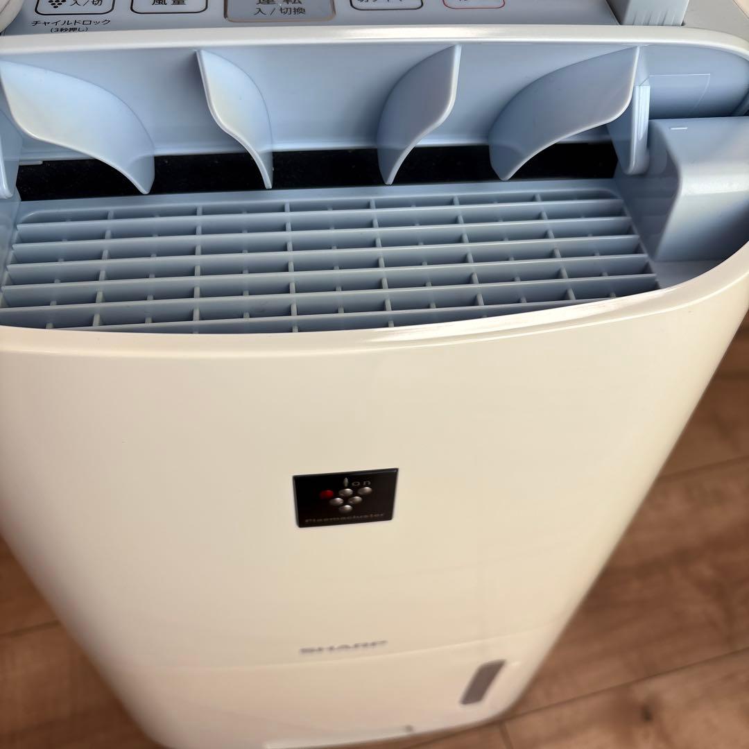 SHARP 除湿機 CV-Q71 ホワイト　イオン　速乾　乾燥　５年　中古
