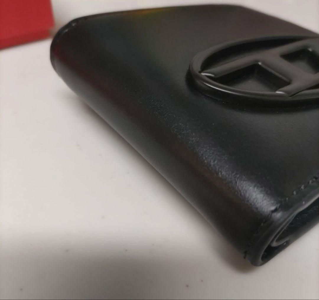 ディーゼル　二つ折り財布 ロゴ付き