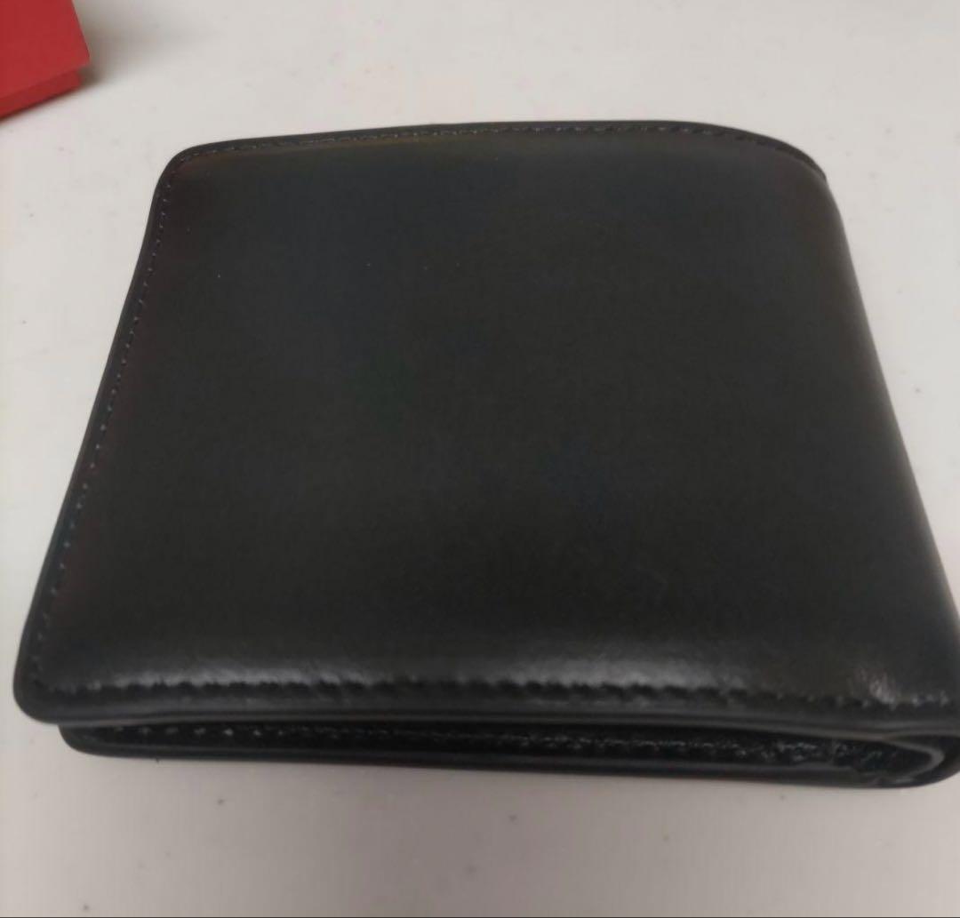 ディーゼル　二つ折り財布 ロゴ付き