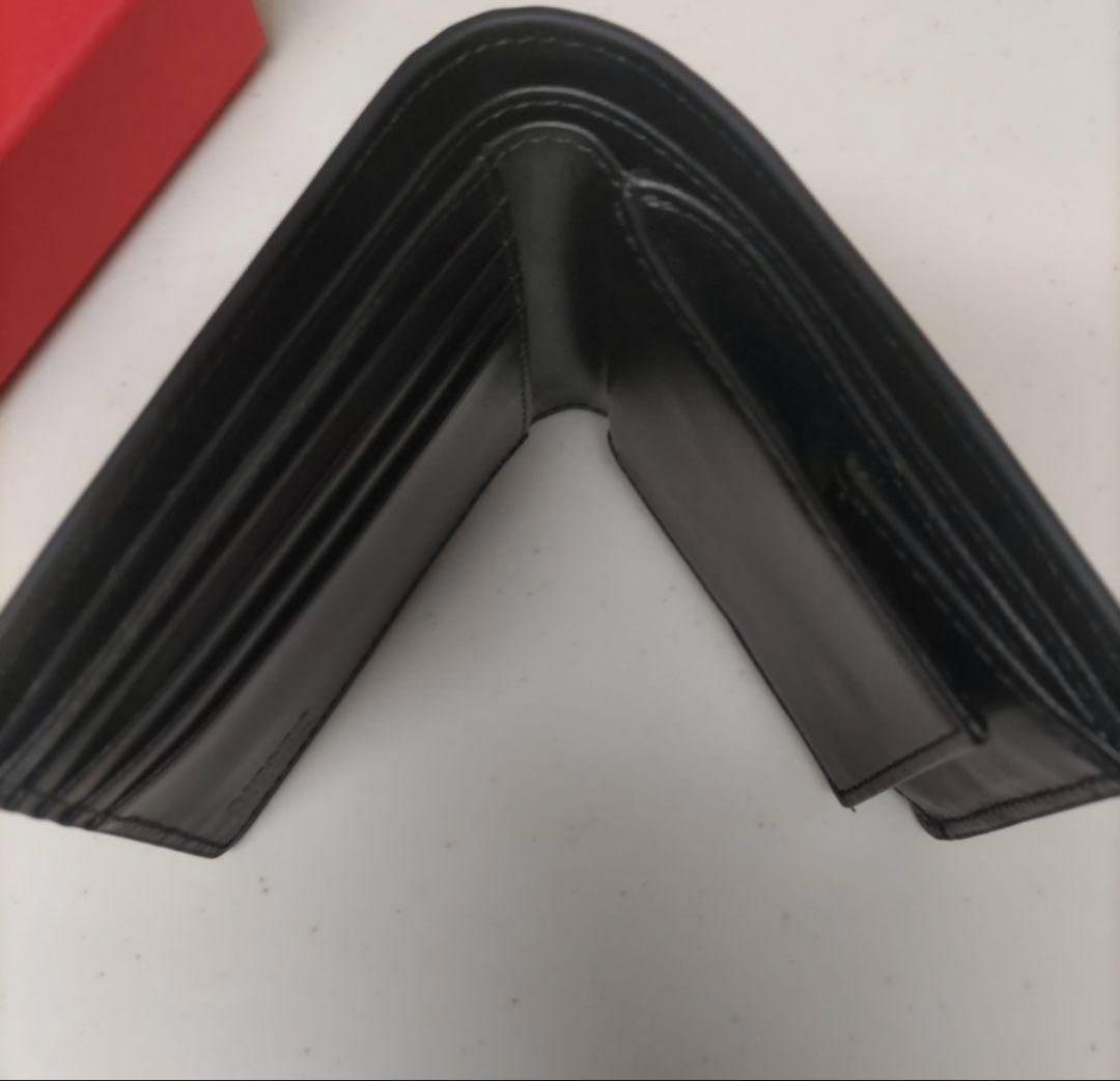 ディーゼル　二つ折り財布 ロゴ付き