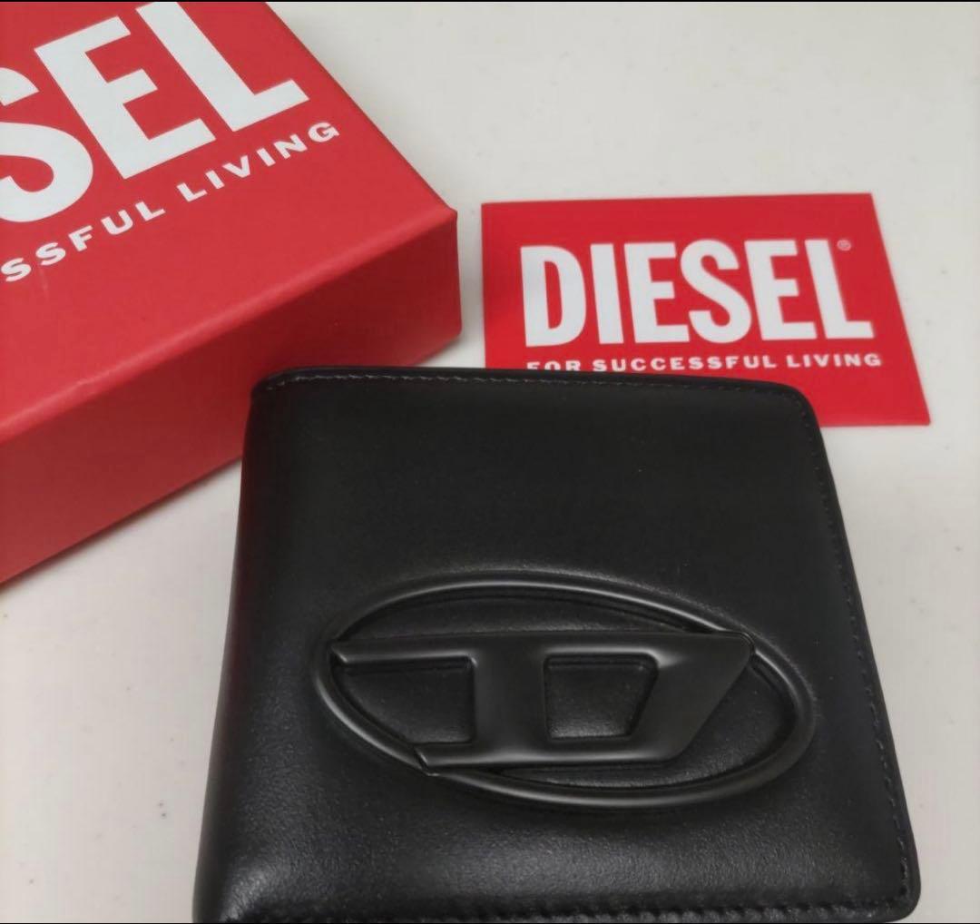 ディーゼル　二つ折り財布 ロゴ付き