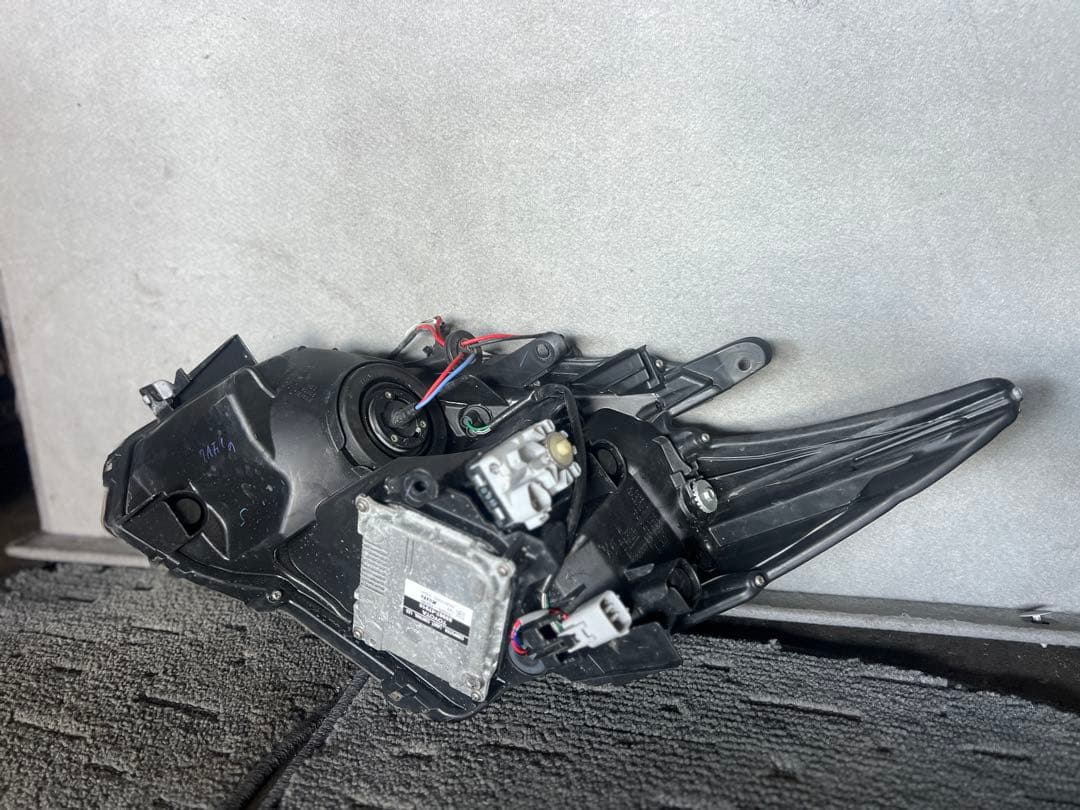 ￼プリウス￼30系ヘッドライト