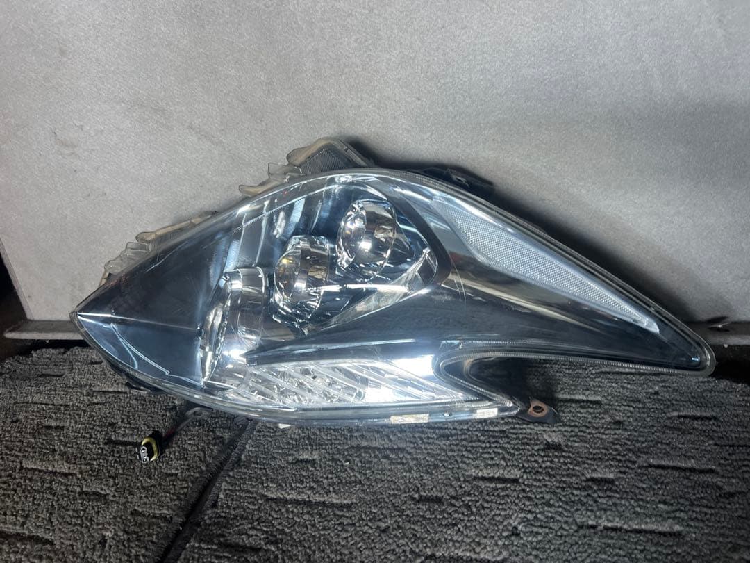 ￼プリウス￼30系ヘッドライト