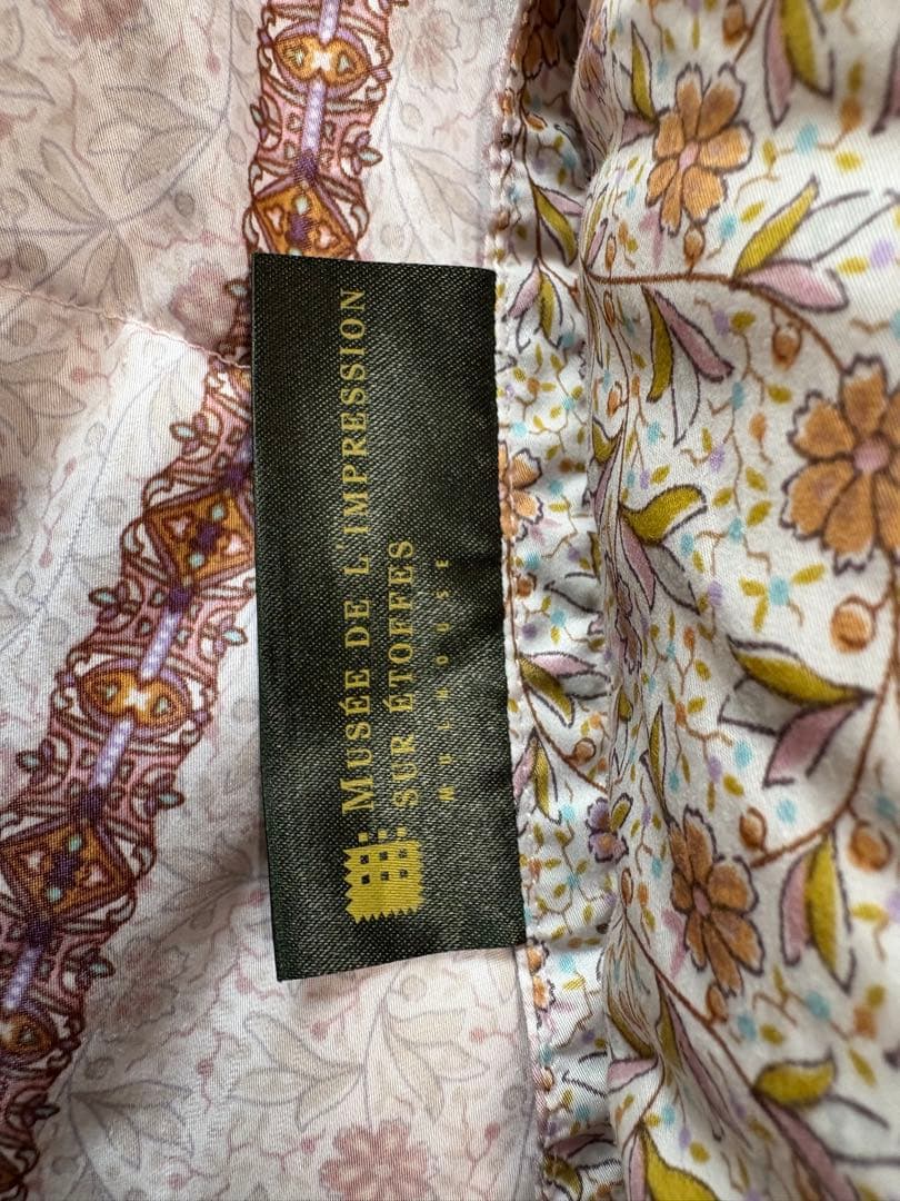 西川の高級ダブル羽毛掛け布団　 カバー付き　詰め物1.7kg 側生地はリヨセル