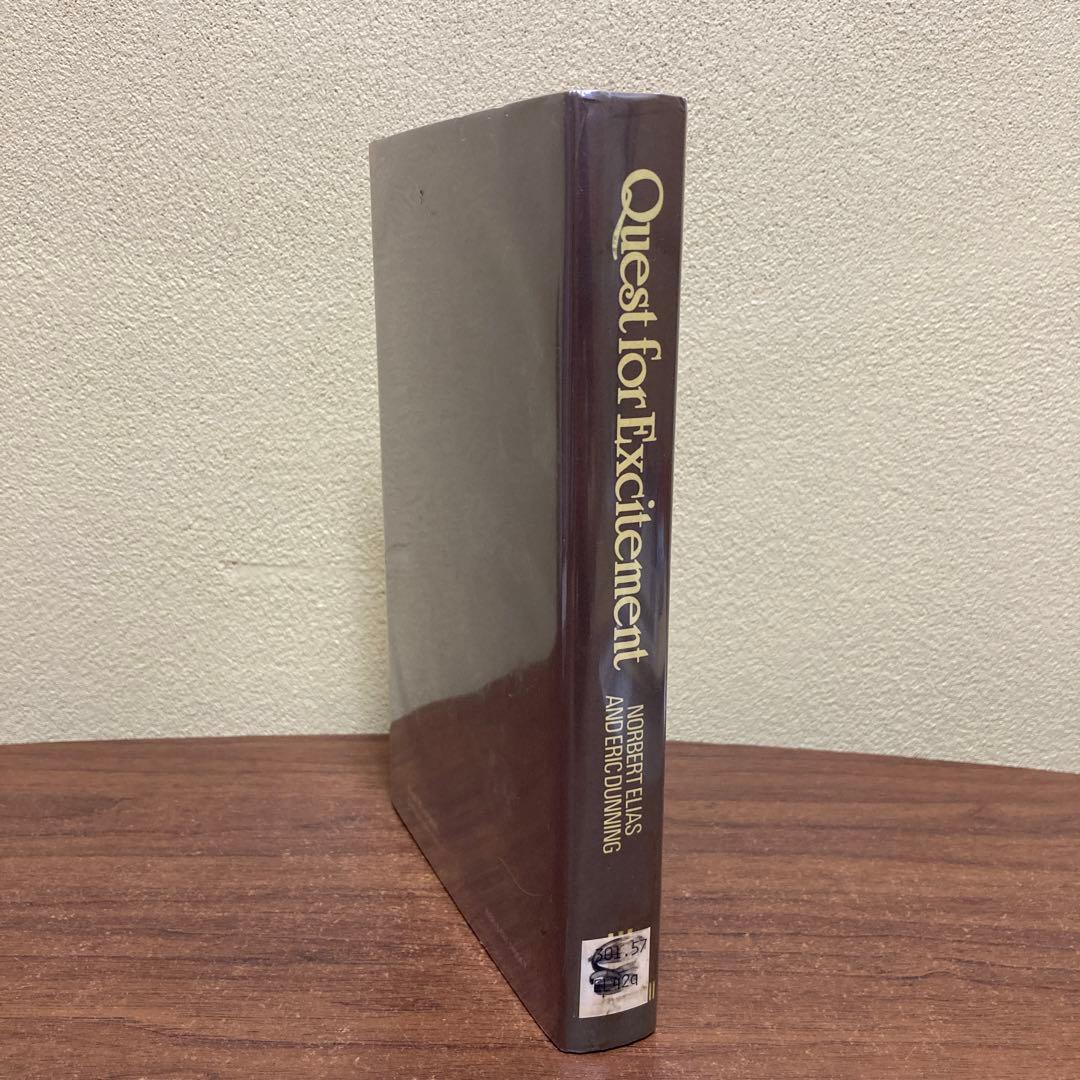 洋書 Quest for Excitement