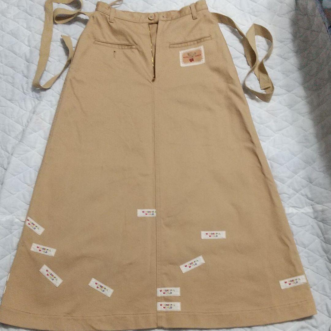 ワンダフルワールドのスカートです