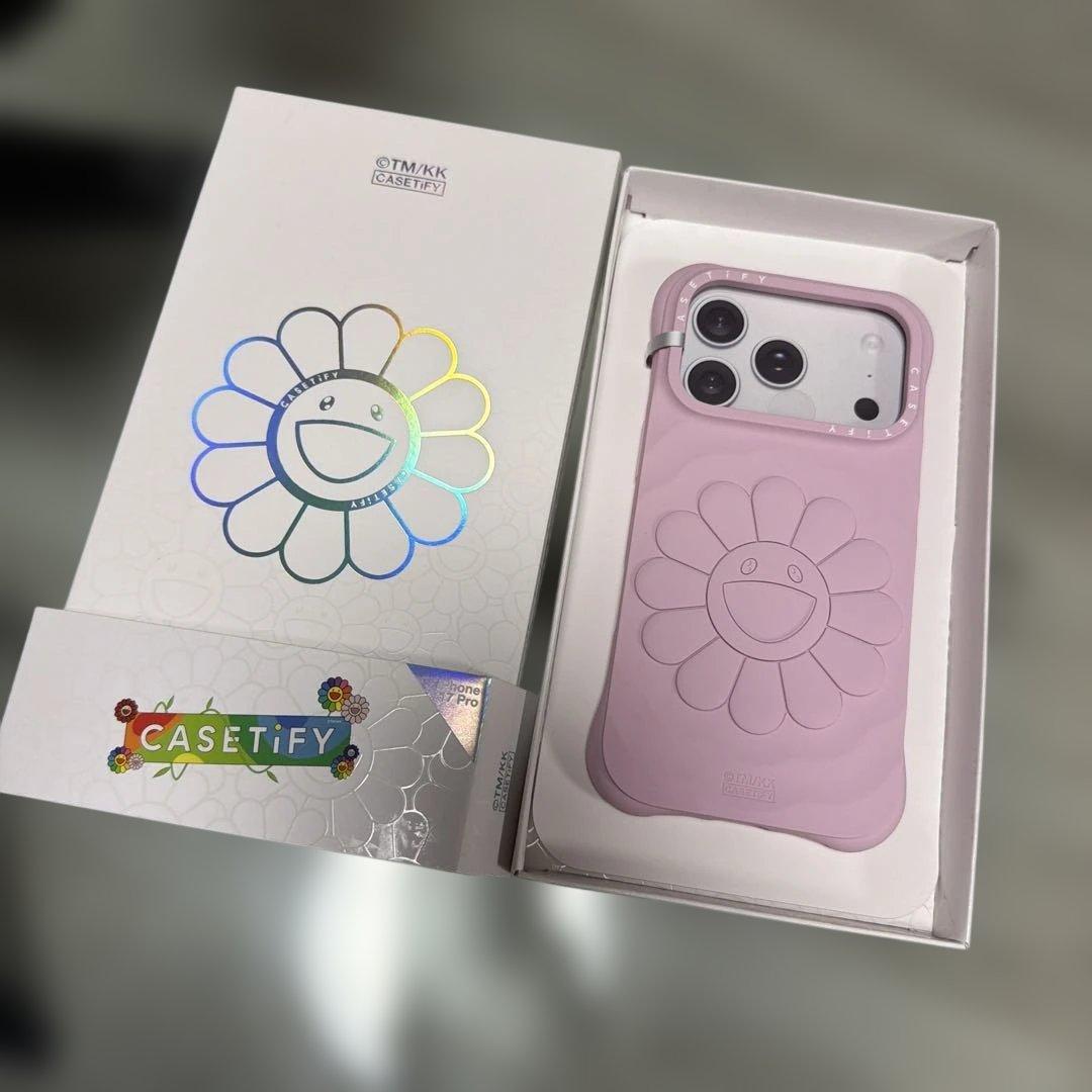 Cassetify 村上隆スペシャルエディションフラワースマホケース