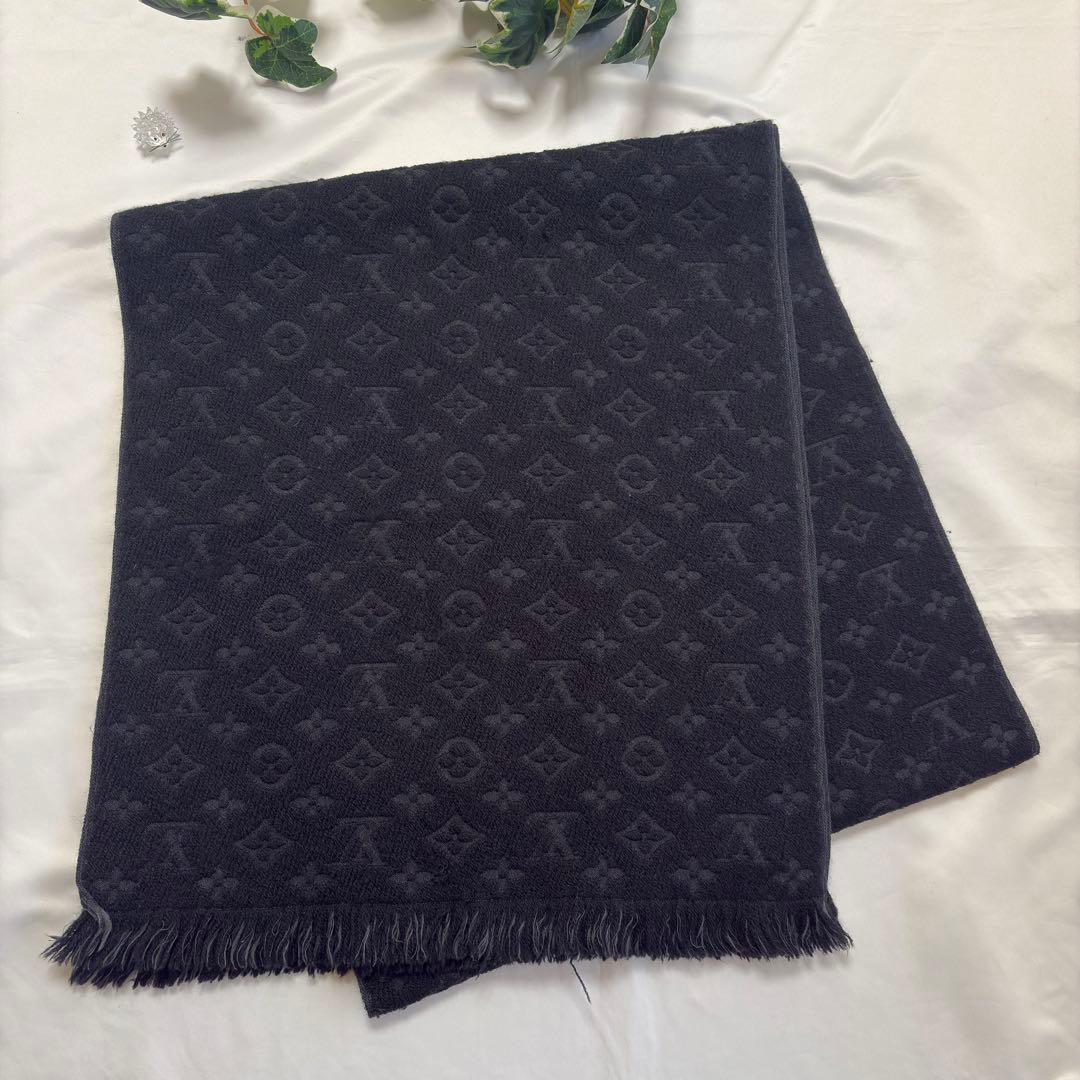 ヴィトン　エシャルプ モノグラム クラシック　マフラー　ブラック