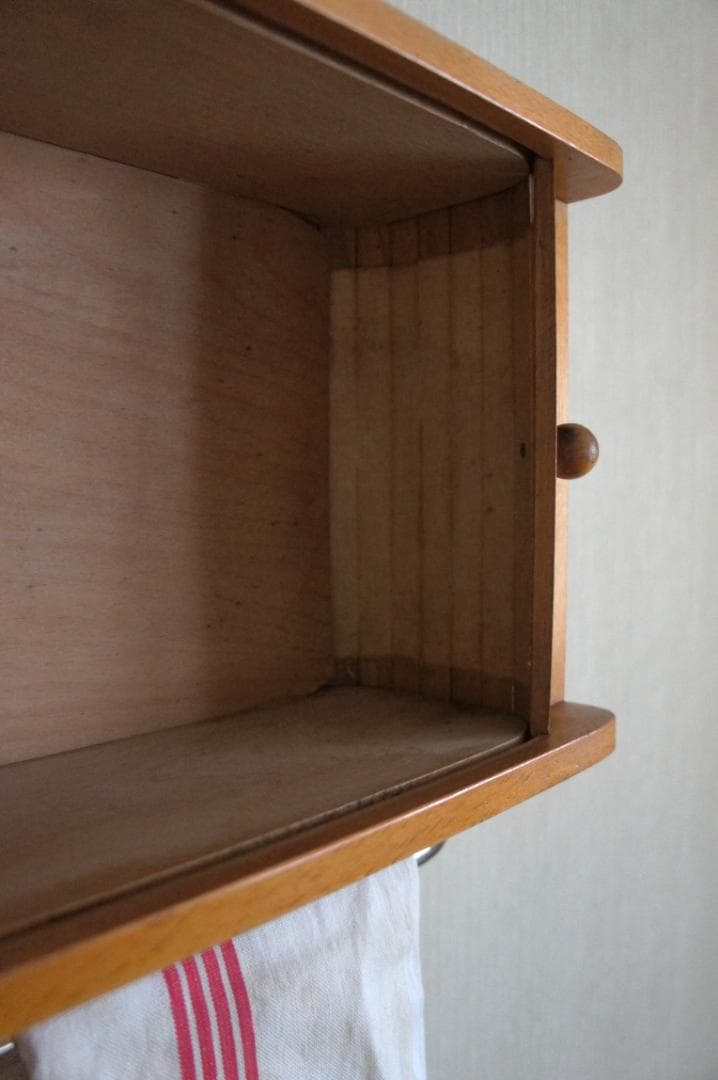 ウォールキャビネット　蛇腹扉　飾り棚　ブロカント　フランス　アンティーク