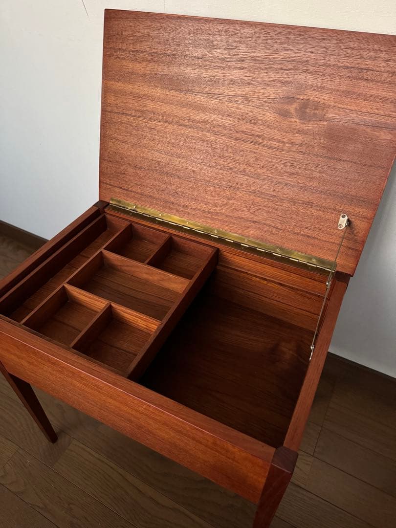 【北欧ヴィンテージ】ソーイングテーブル