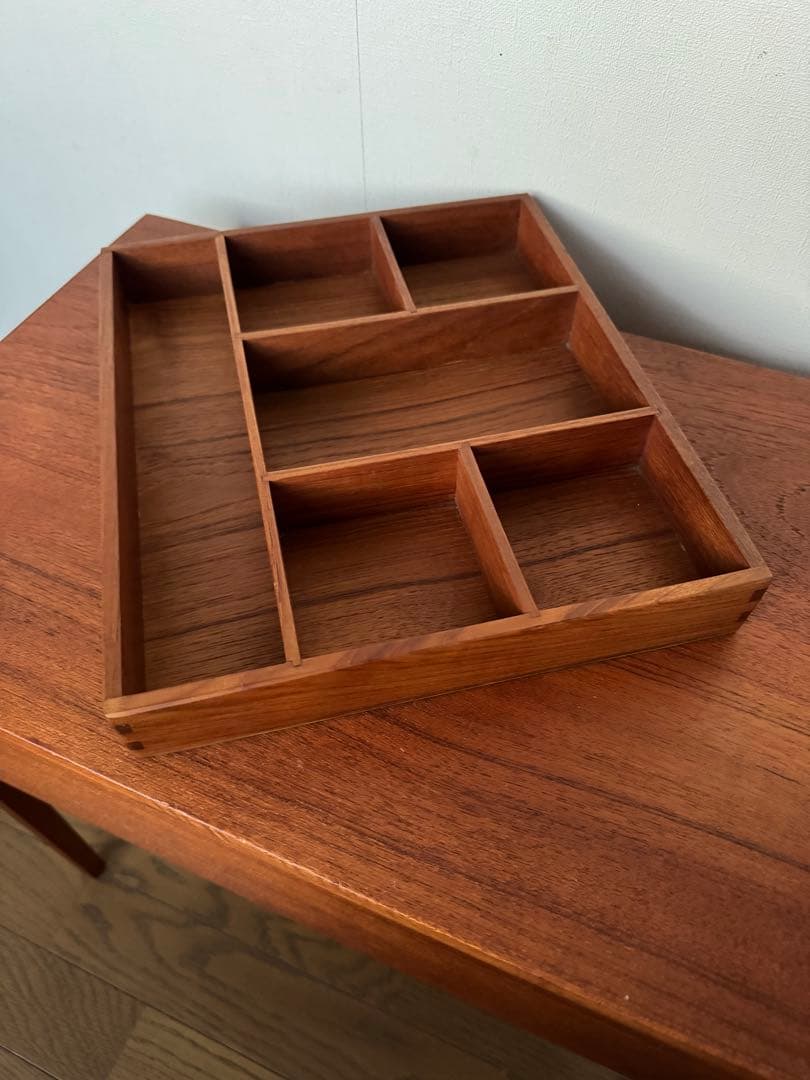 【北欧ヴィンテージ】ソーイングテーブル