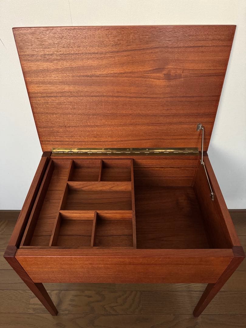 【北欧ヴィンテージ】ソーイングテーブル