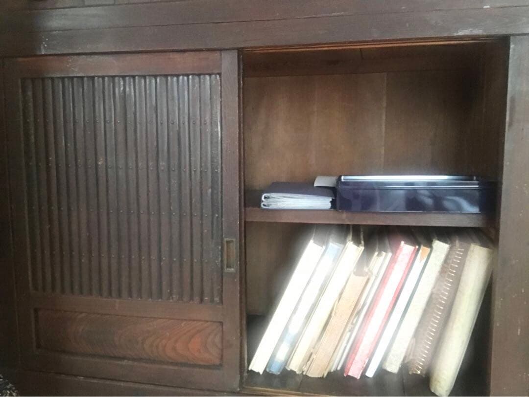 千葉市原市★お引き取り限定★水屋箪笥　縦格子扉の和タンス168cm★衝立オマケ★