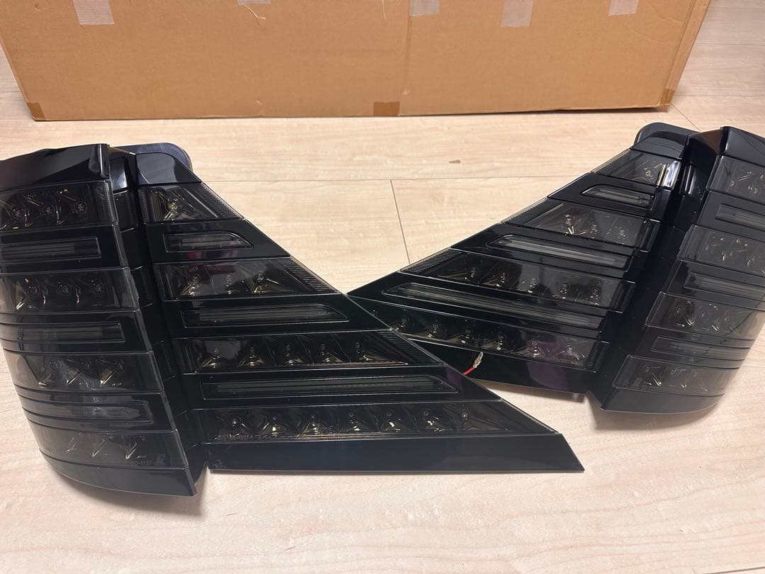 ヴァレンティ スモークテールランプ 20ヴェルファイア