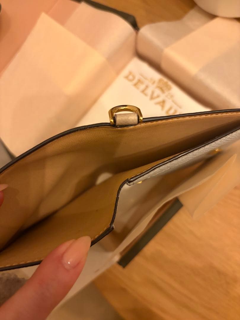 delvauxデルヴォー ヴァガボンドコンパクトウォレット