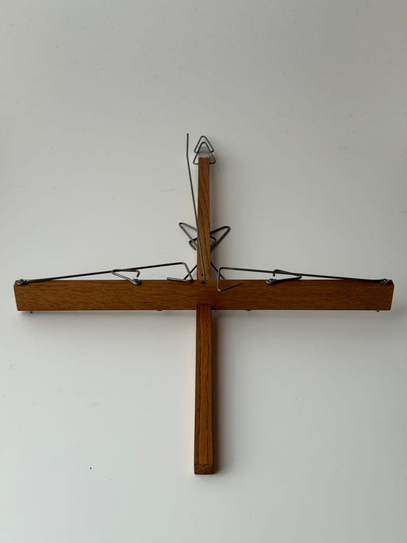 chikuni book on the wall チクニ