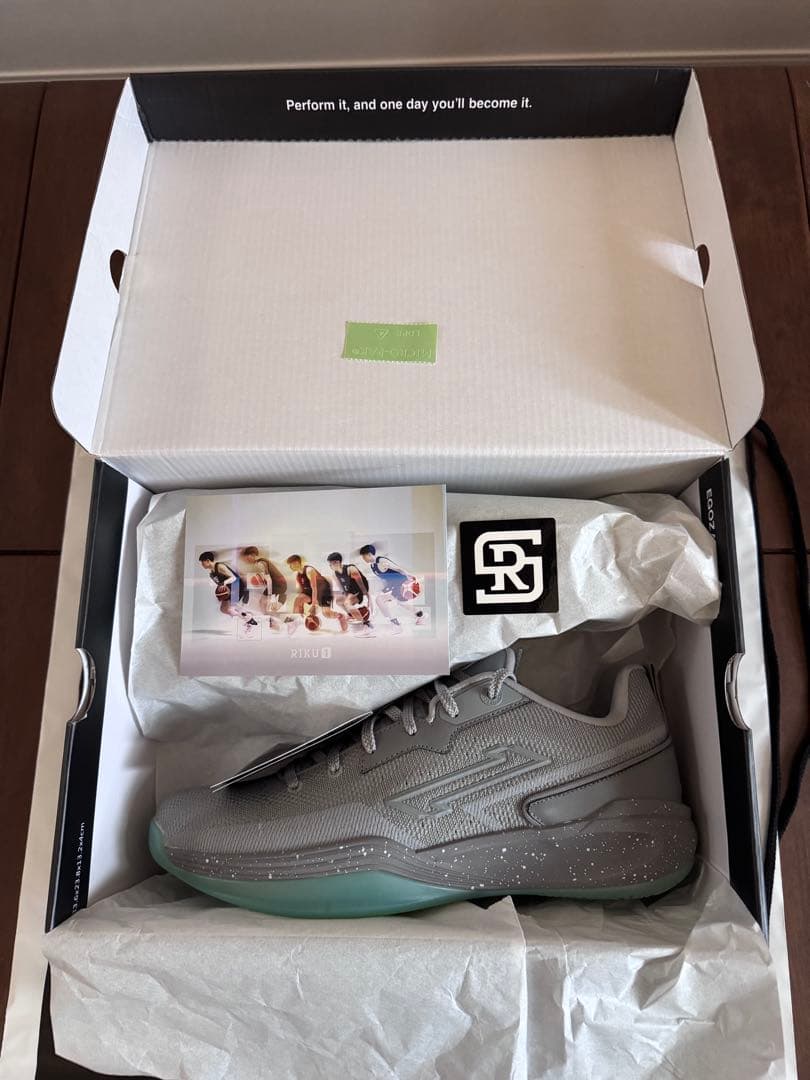 限定特価【新品】EGOZARU RIKU1 STONE GRAY×GLOW