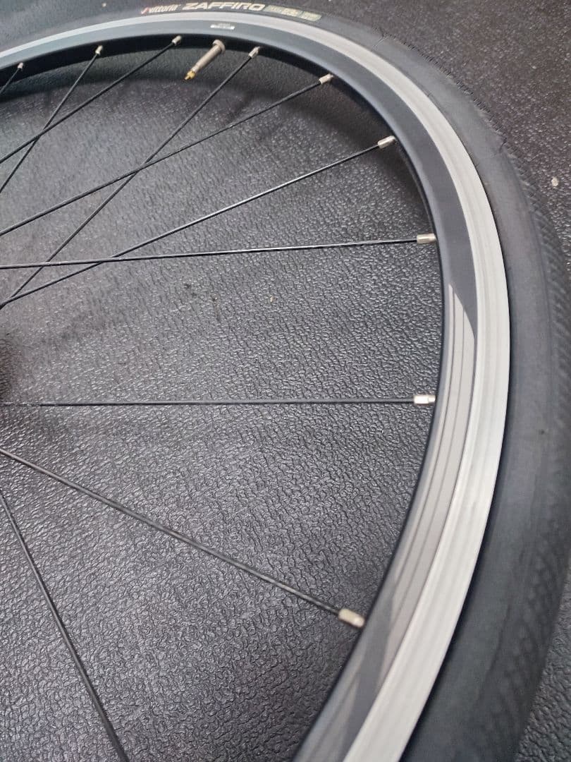 シマノ ホイール 700c WH RS 010　タイヤ付き