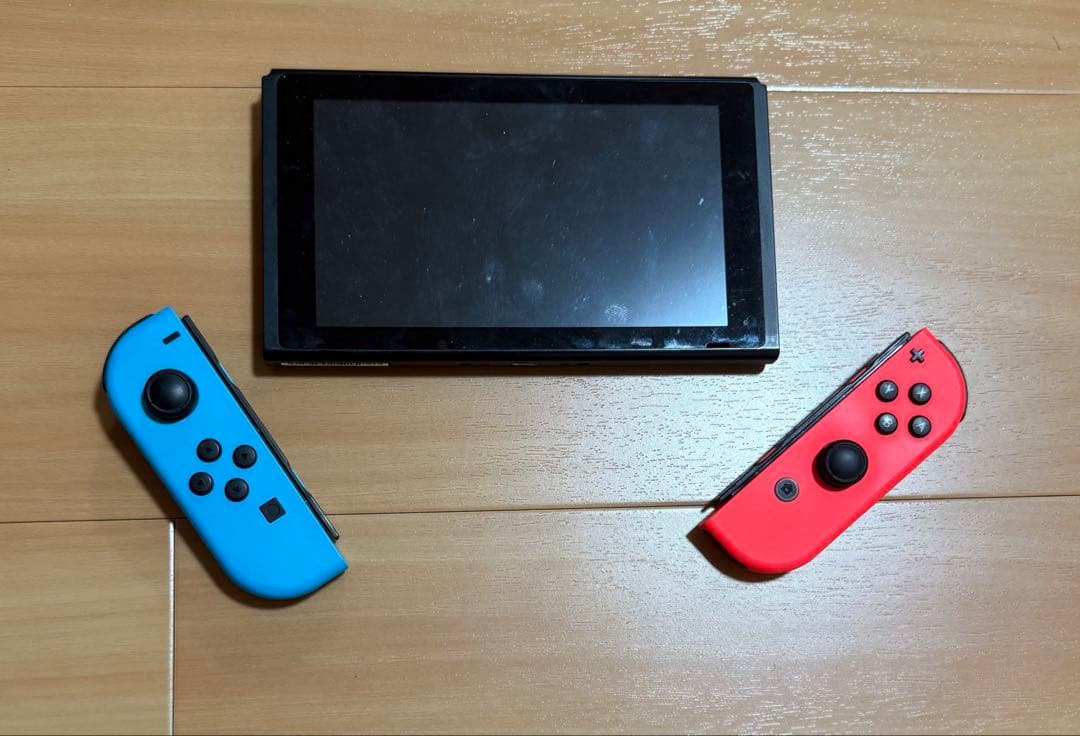Nintendo Switch (マリオカートデラックスソフト付き)