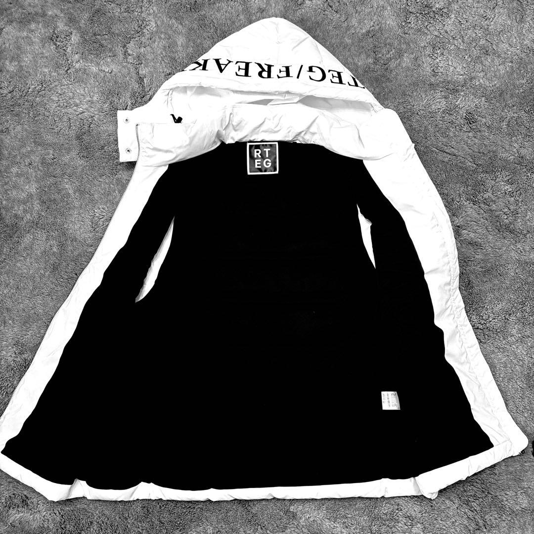 アダムスジャグラー　フード付きホワイトダウンベスト