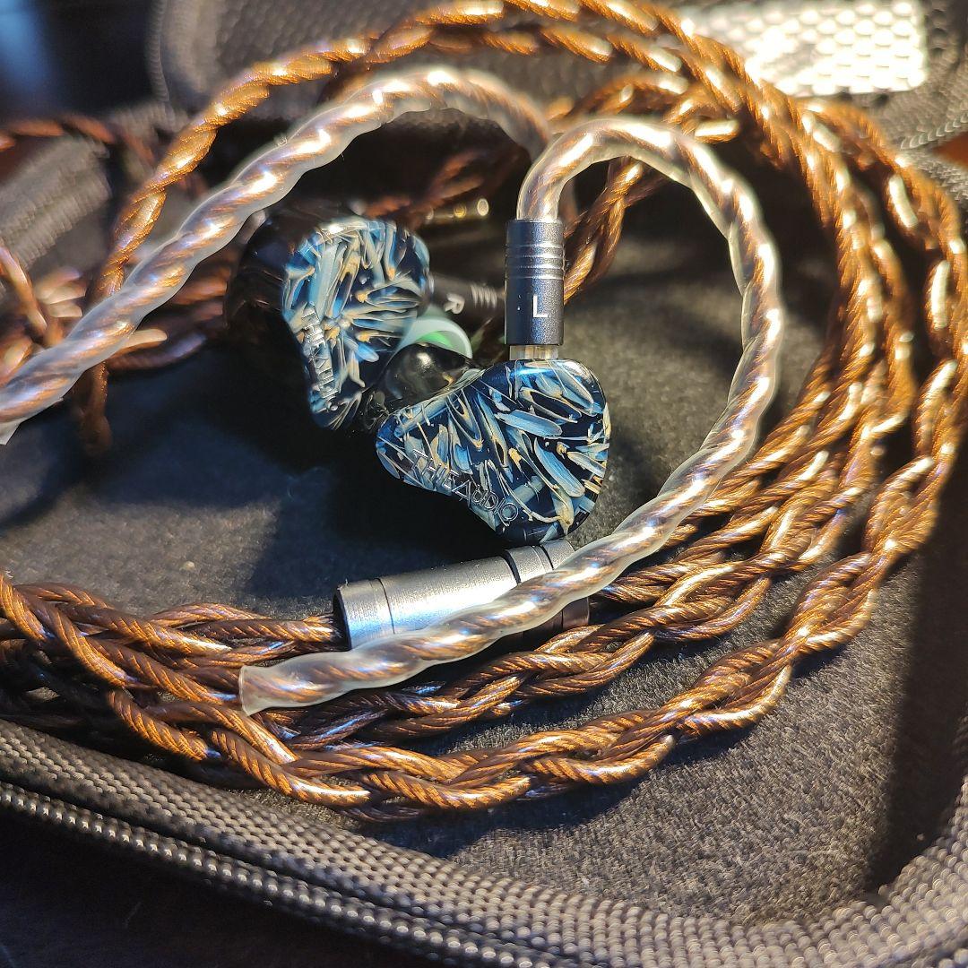 カスタム型イヤホン 青と黒模様 3.5mmジャックHYPE2