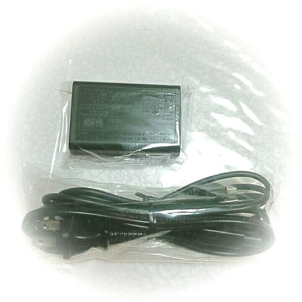 ヒロビン様レア?!Vita1000番代ホワイトとメモリーカード16GB、2枚