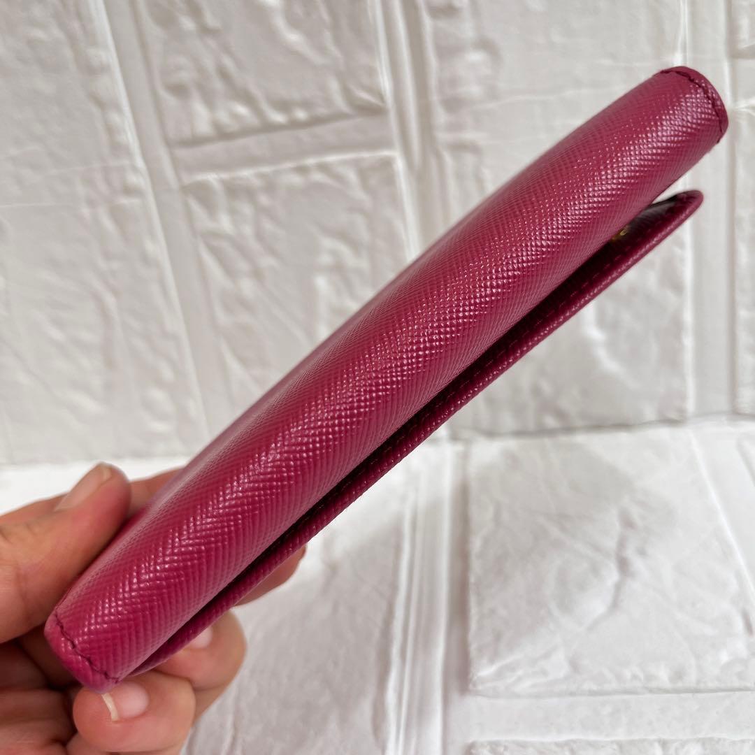 未使用級✨PRADA キーケース　マキシタイプ　ローズ　メタルロゴ　レディース