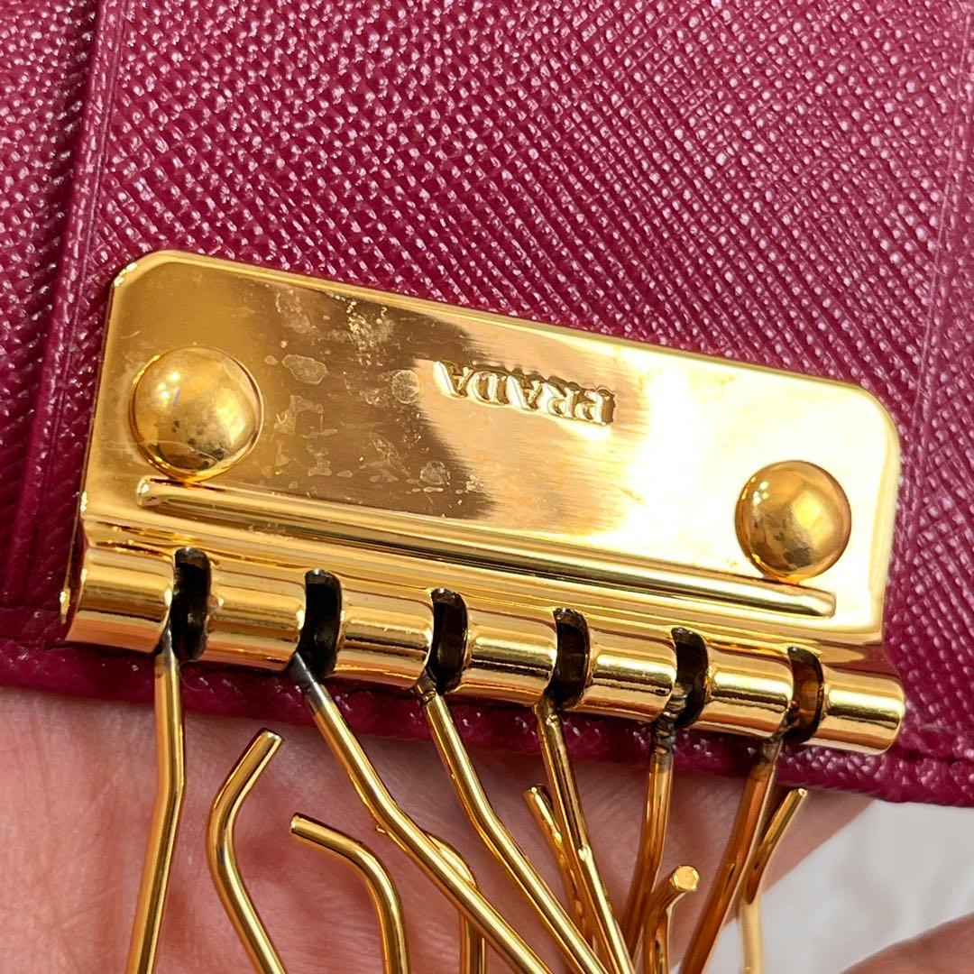 未使用級✨PRADA キーケース　マキシタイプ　ローズ　メタルロゴ　レディース