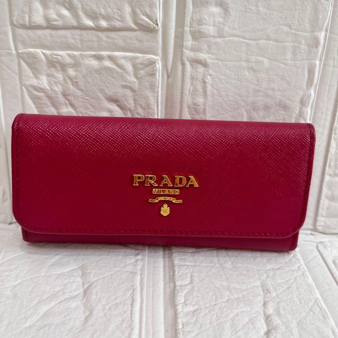 未使用級✨PRADA キーケース　マキシタイプ　ローズ　メタルロゴ　レディース