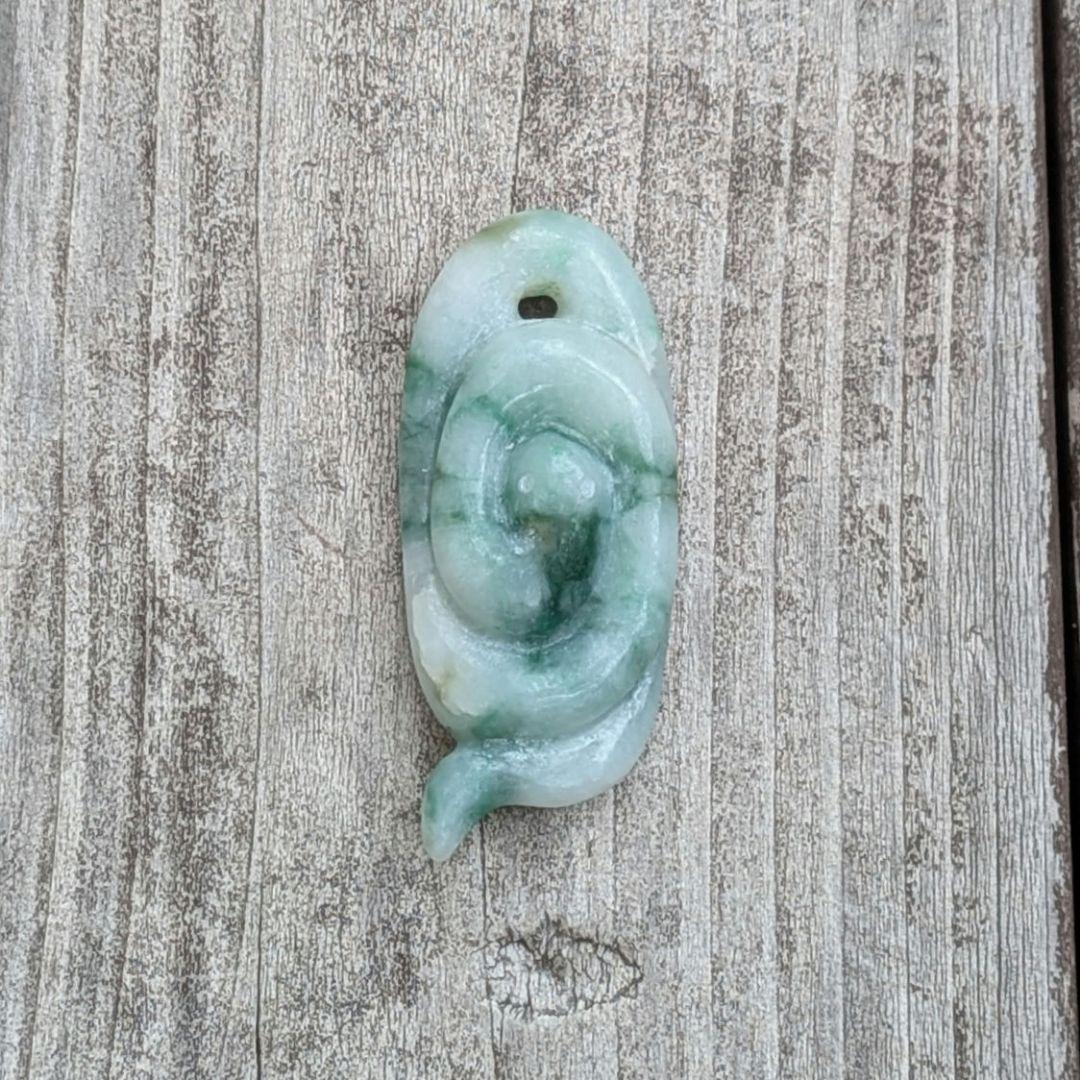 ハンドメイドの糸魚川翡翠ネックレス　蛇