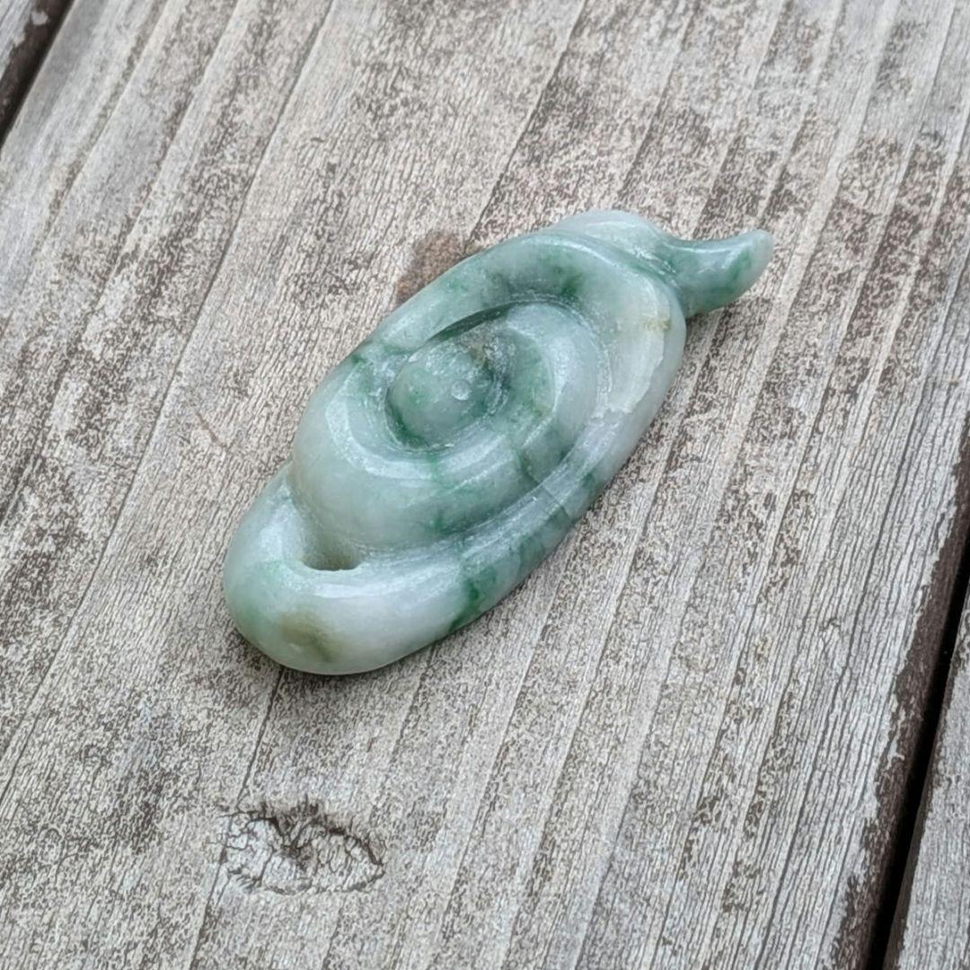 ハンドメイドの糸魚川翡翠ネックレス　蛇