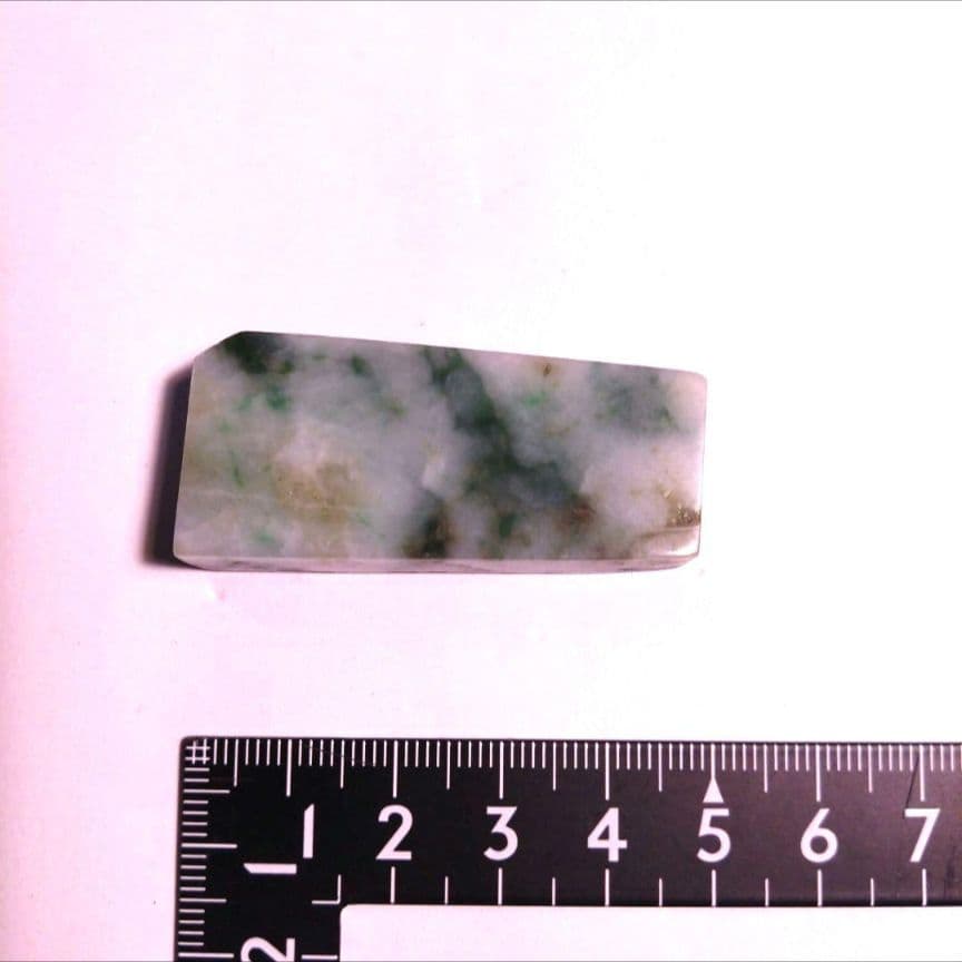 ハンドメイドの糸魚川翡翠ネックレス　蛇