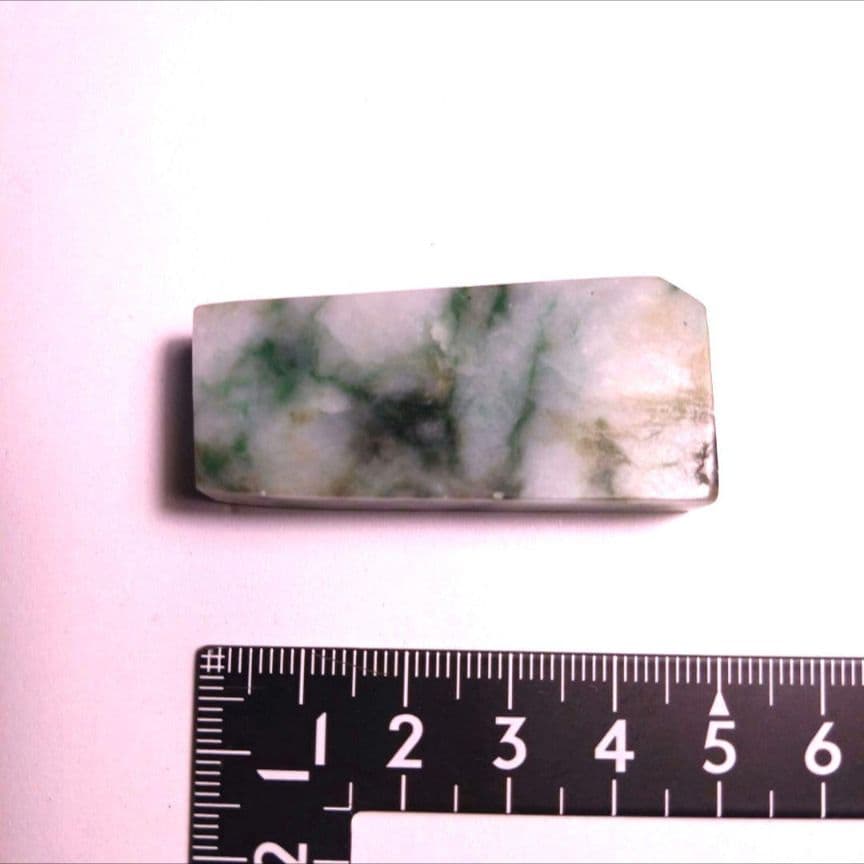 ハンドメイドの糸魚川翡翠ネックレス　蛇