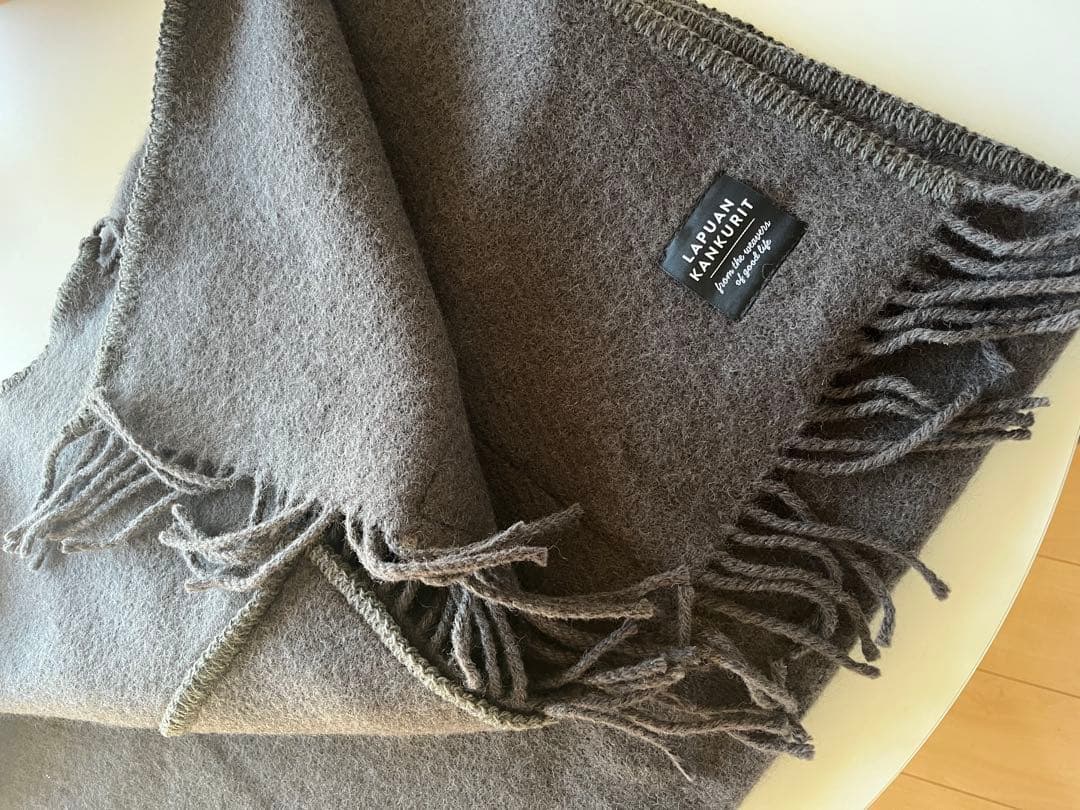 LAPUAN KANKURIT ポケット付きショール