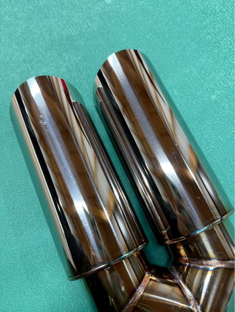 クラ　AXVH70カムリ　マフラー