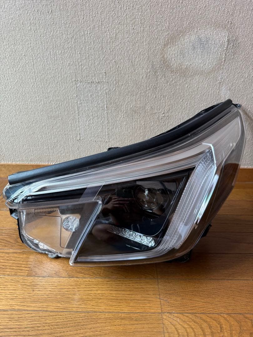 ※破損無し【美品】フォレスター後期ヘッドライト左右セット