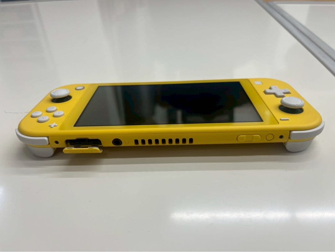 任天堂 Switch Lite スイッチライト 本体 イエロー アダプター付