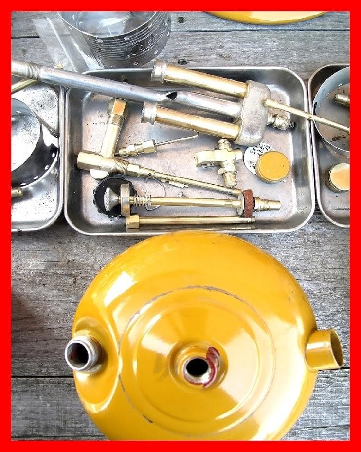 COLEMAN 228F GOLD BOND LANTERN 【7240626】