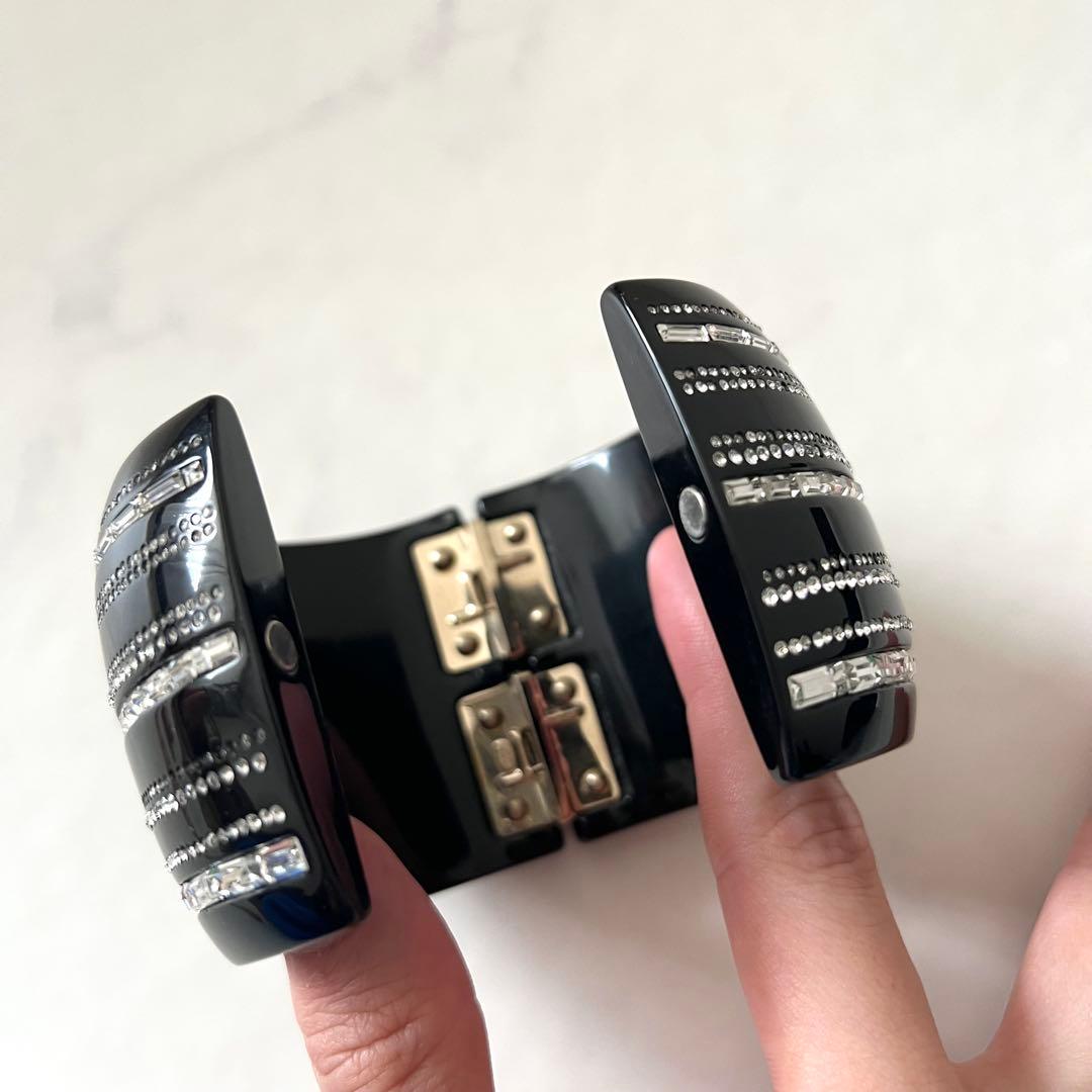 シャネル ココマーク ラインストーン バングル ブレスレット 黒 マグネット式