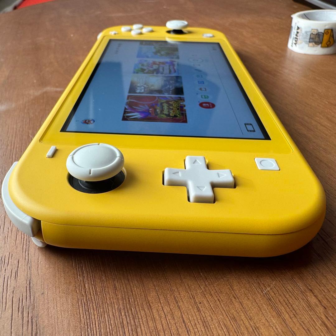 【Nintendo Switch Lite】イエロー 純正アダプター付き、箱無し