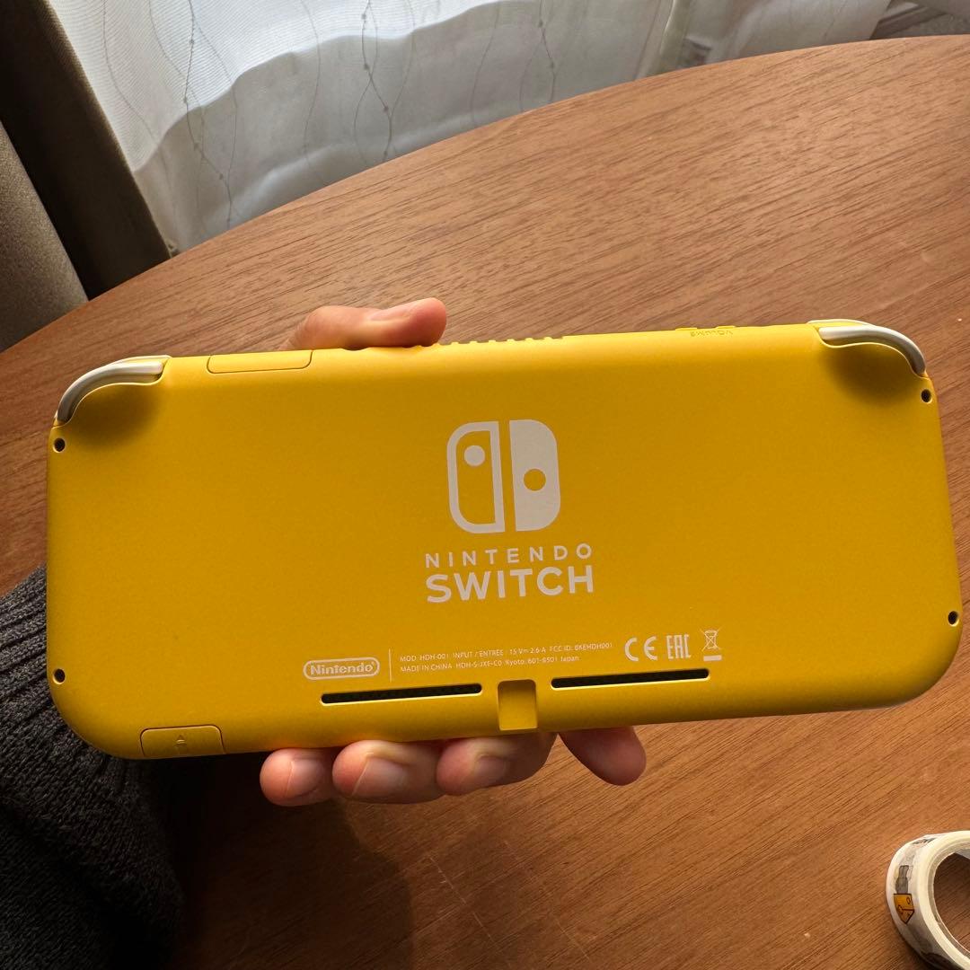 【Nintendo Switch Lite】イエロー 純正アダプター付き、箱無し