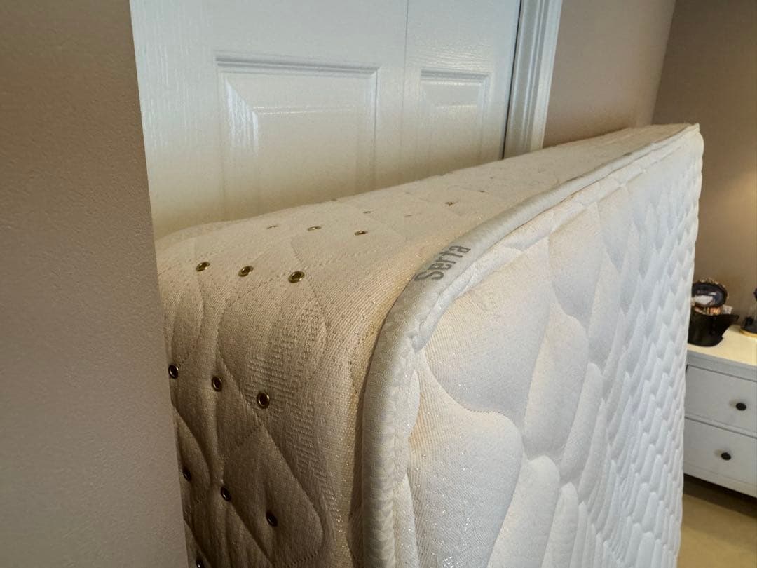 【美品送料込!】サータ高級マットレス ワイドダブル クイーン使用可能