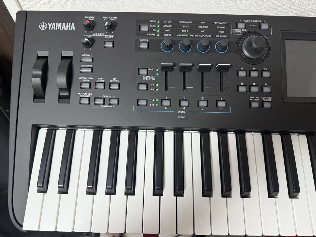 Yamaha MODX6+ シンセサイザー