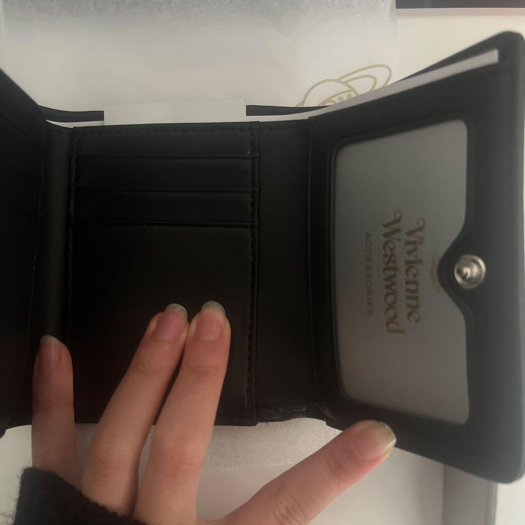 新品 Vivienne Westwood ブラック ヴィヴィアン柄 三つ折り財布
