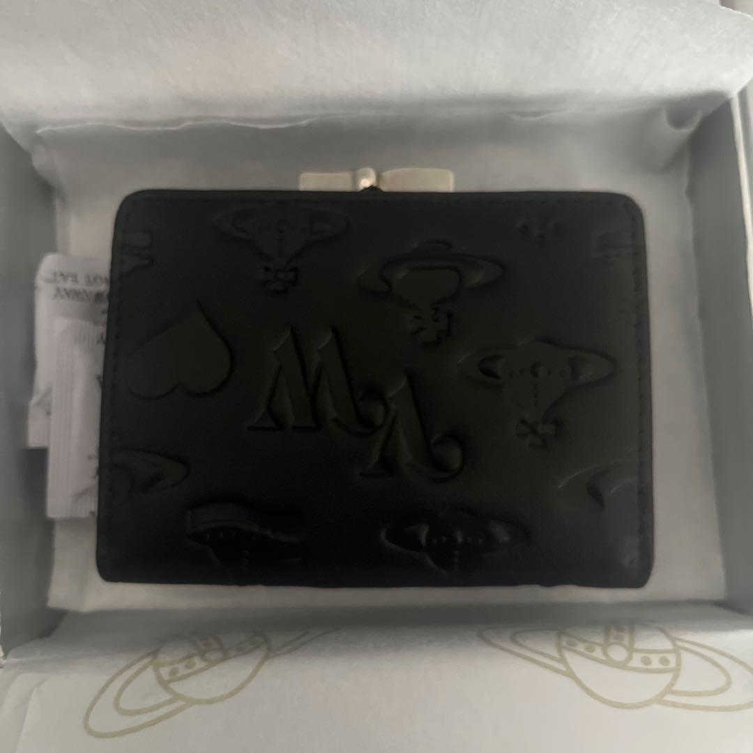 新品 Vivienne Westwood ブラック ヴィヴィアン柄 三つ折り財布