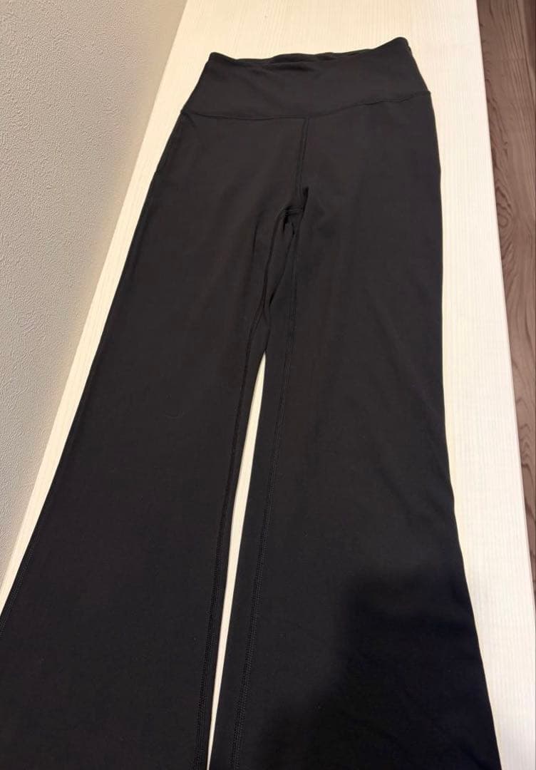 【超人気】ルルレモン　フレアレギンスGroove Nulu ヨガパンツ　Sサイズ