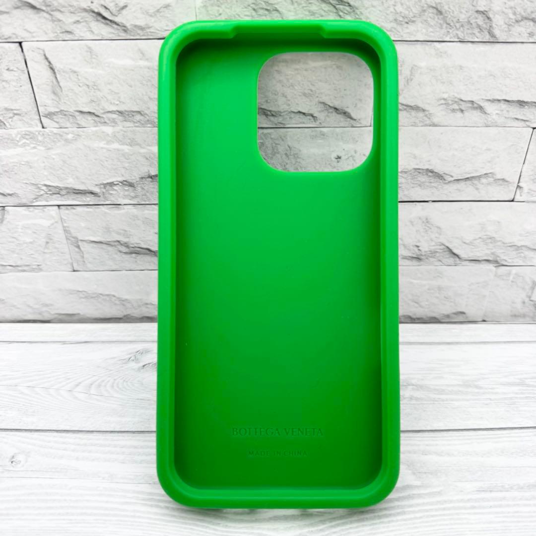 【極美品】ボッテガヴェネタ iPhone16 pro ケース イントレチャート