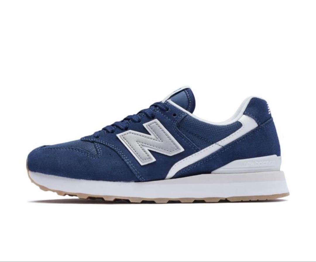 3連休限定！新品です★New Balance WL996 レディーススニーカー