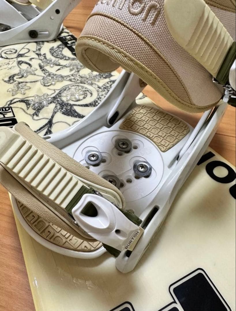 SALOMON スノーボード 143cm レディース 板 ビンディング バートン