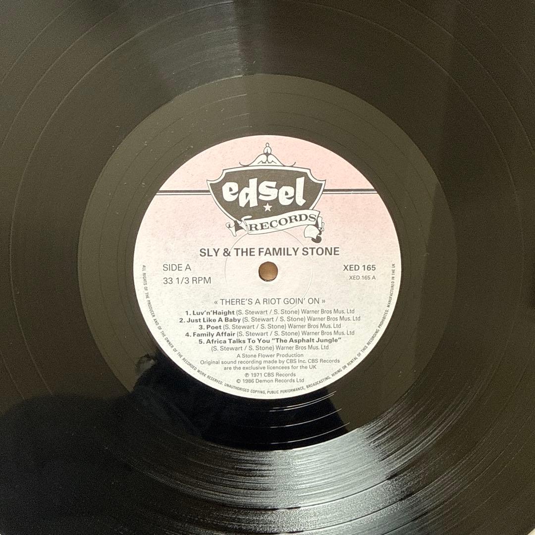 Sly & The Family Stone – There's A Riot…